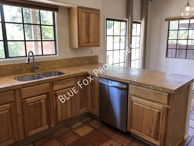Foto del edificio - 759 W Clear Creek Way
