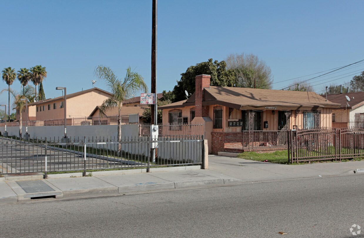 Primary Photo - 4719-4721 Clara St