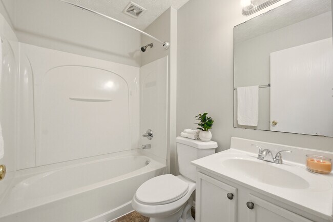 Foto del edificio - 6423 Hunters Creek Blvd