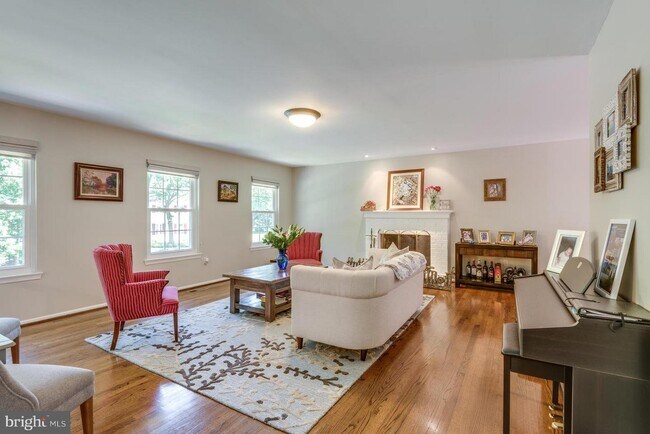 Foto del edificio - 10423 Artemel Ln