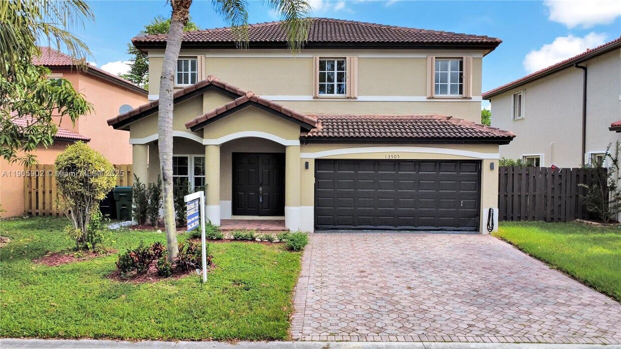 Foto principal - 13505 SW 122nd Ave