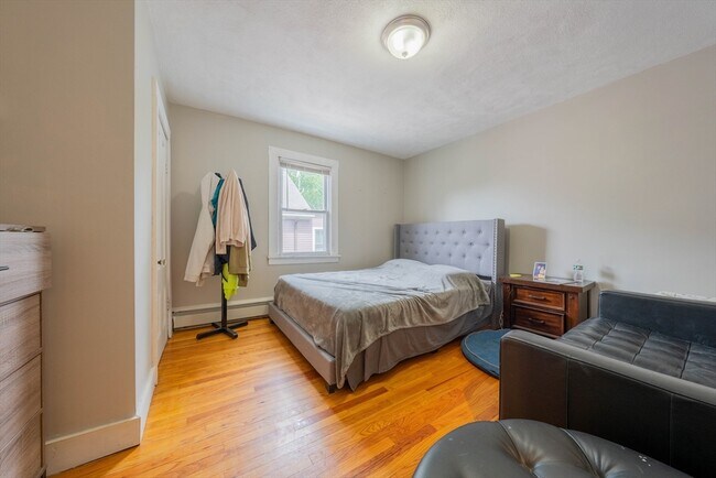 Building Photo - 402 Putnam Ave