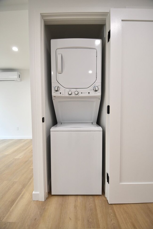 Building Photo - 11410 Califa St