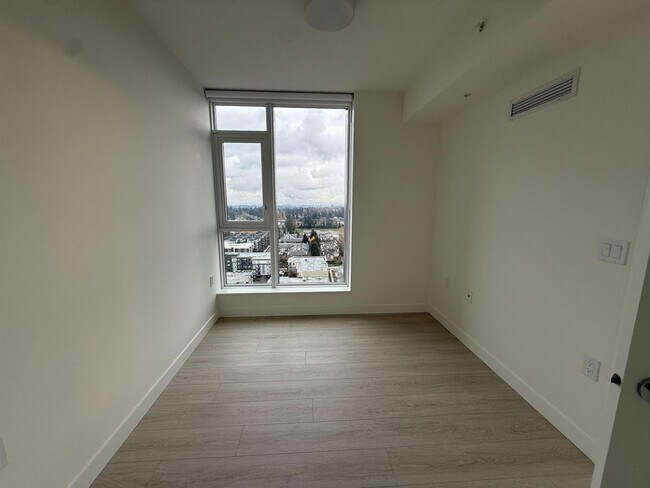 Photo du bâtiment - 13675-1107A 107A Ave