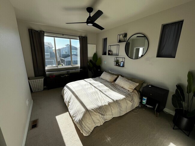 Foto del edificio - 6737 Canosa St