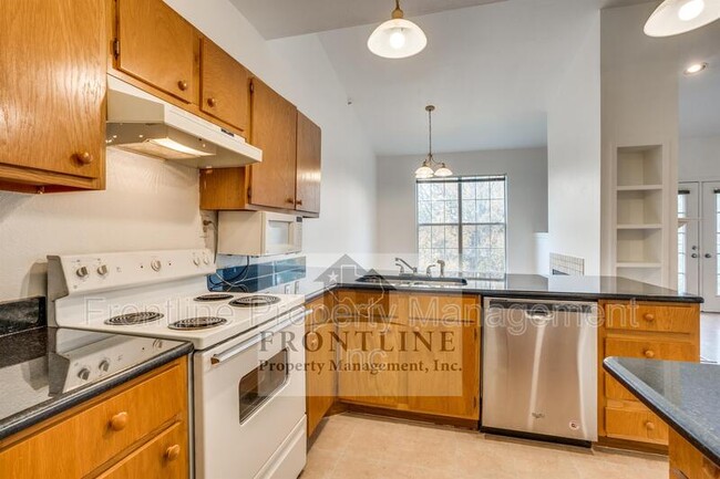 Building Photo - 1651 Ascension Bluff Dr