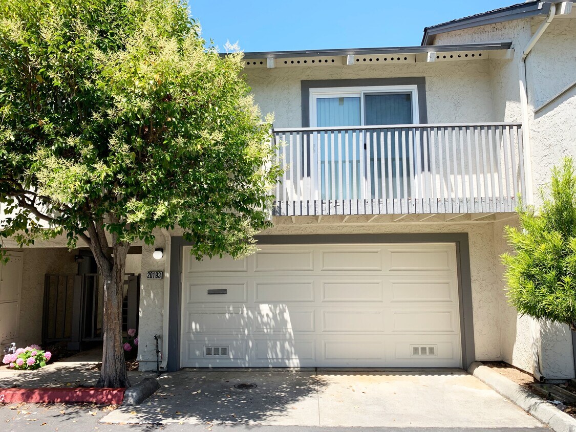 Primary Photo - 20193 Northcrest Square