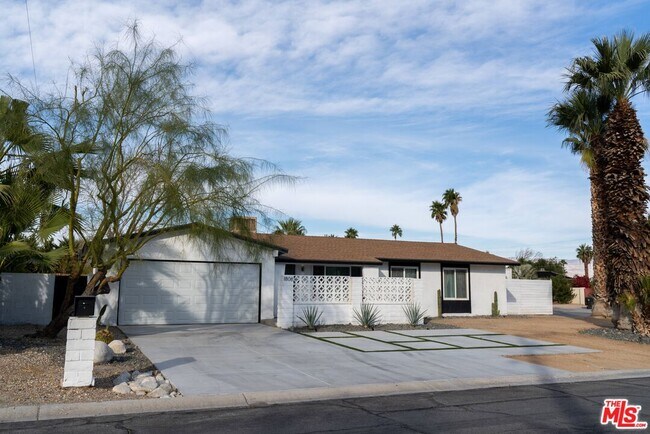 Building Photo - 1808 E Francis Dr