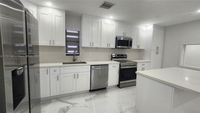 Building Photo - 10330 SW 35th St