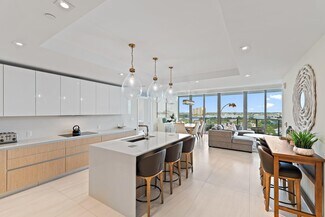 Building Photo - 3100 N Ocean Dr