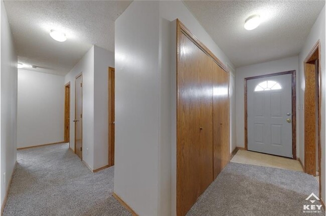 Building Photo - 2807 W Maxwell Ave