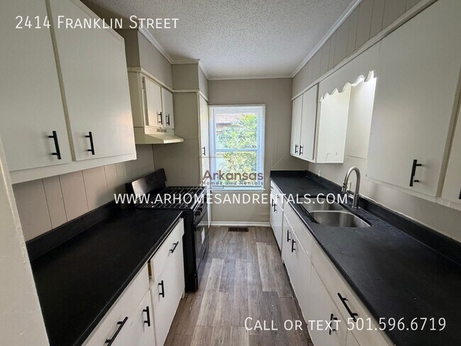 Foto del edificio - 2414 Franklin St