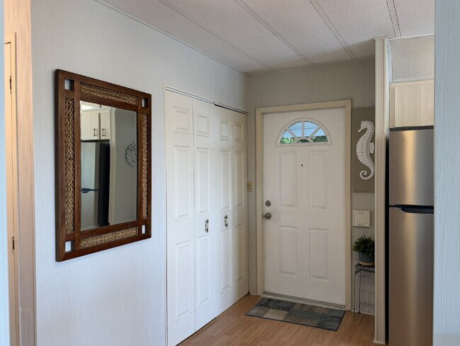 Foto del edificio - "Charming 2-Bed, 2-Bath Mobile Home Retreat in Harbor Cove!"