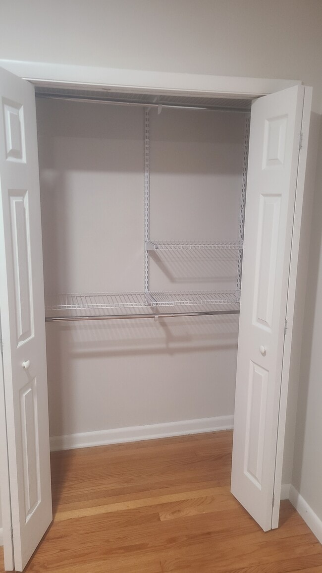 Building Photo - 71 Park Ave