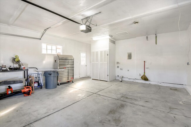 Building Photo - 1109 Beltrami Dr