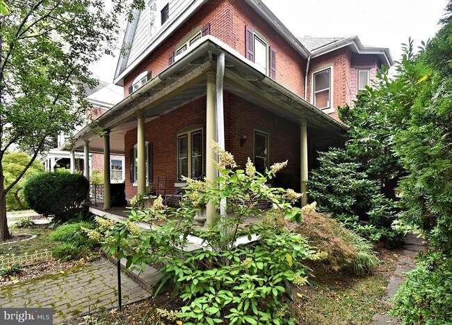 Building Photo - 365 2nd Ave