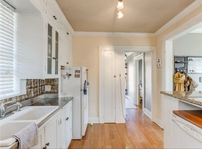 Foto del edificio - Charming 1bed/1bath Apartment in Jefferson Park/Paseo/Uptown OKC - Appliances + Garage Included