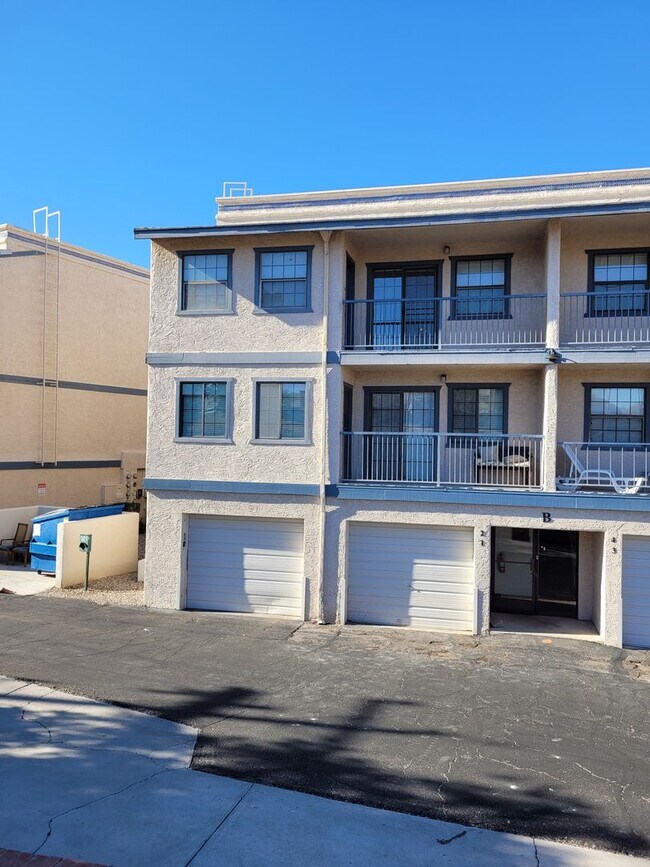 Building Photo - Affordable 2bed/2 bath Condo is Beautiful ...