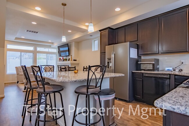 Foto del edificio - 6137 Ashmore Ln