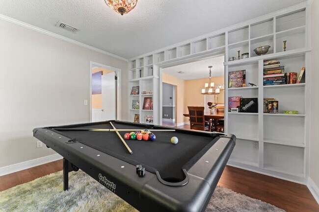 Foto del edificio - 4791 Lackawanna Ln