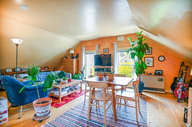Living Room - 95 Beckett St