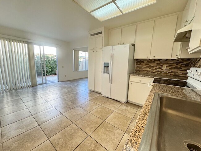 Foto del edificio - Charming 3 Bedroom in Thousand Oaks