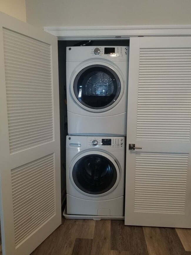 Interior Photo - One Dutchess