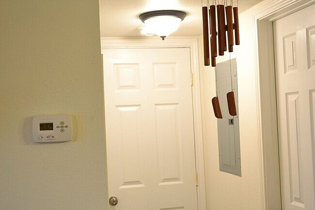 Foto del edificio - 904 University Oaks Blvd