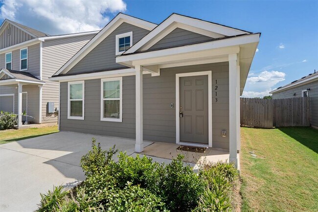 Foto del edificio - 1213 Catfish Ln