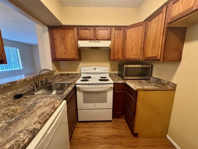 Building Photo - 8905 Parkfield Dr