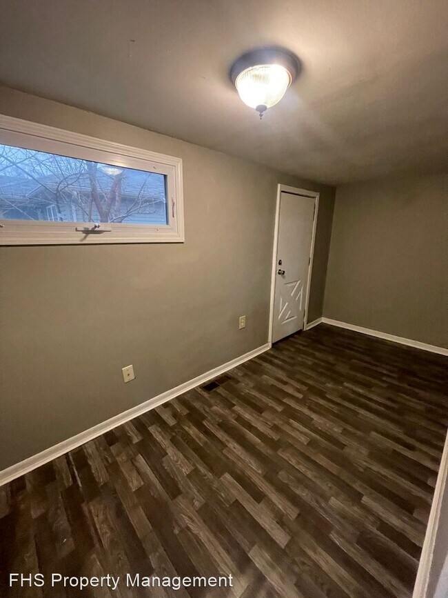 Building Photo - 2 br, 1 bath House - 2057 N Travis Avenue