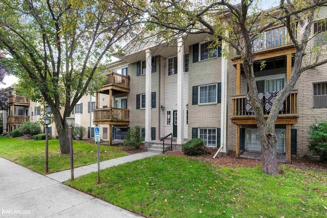 Building Photo - 45260 Keding St