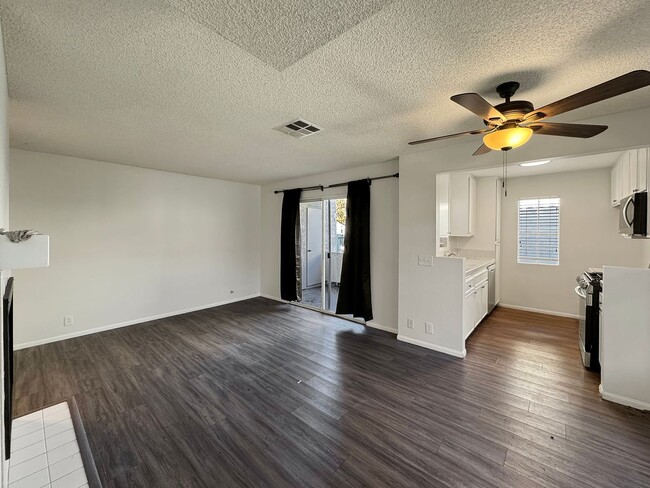 Building Photo - Stylish 2BD/2BA Condo in Mira Mesa's Summit Ridge Community with Private Patio & Pool Access