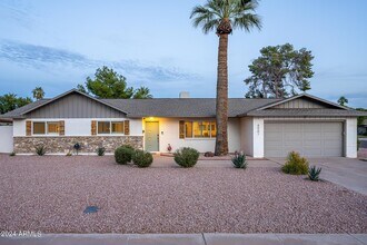 Building Photo - 4501 N 86th Pl