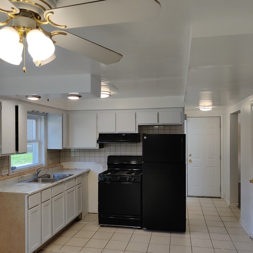 10751 S Harlem Ave Unit 1E, Worth, IL 60482 Condo for Rent in Worth, IL