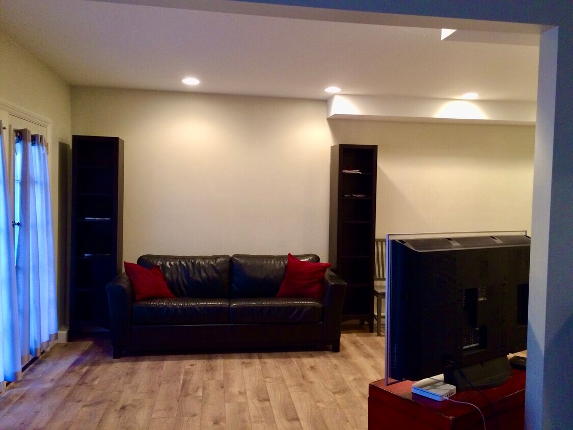 Living Room - 7506 Hampton Ave