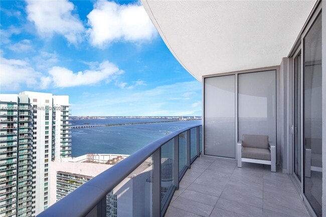 Foto del edificio - 488 NE 18th St