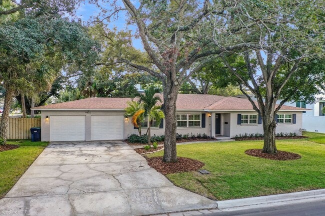 Building Photo - 4 br, 3.5 bath House - 4802 West Longfello...
