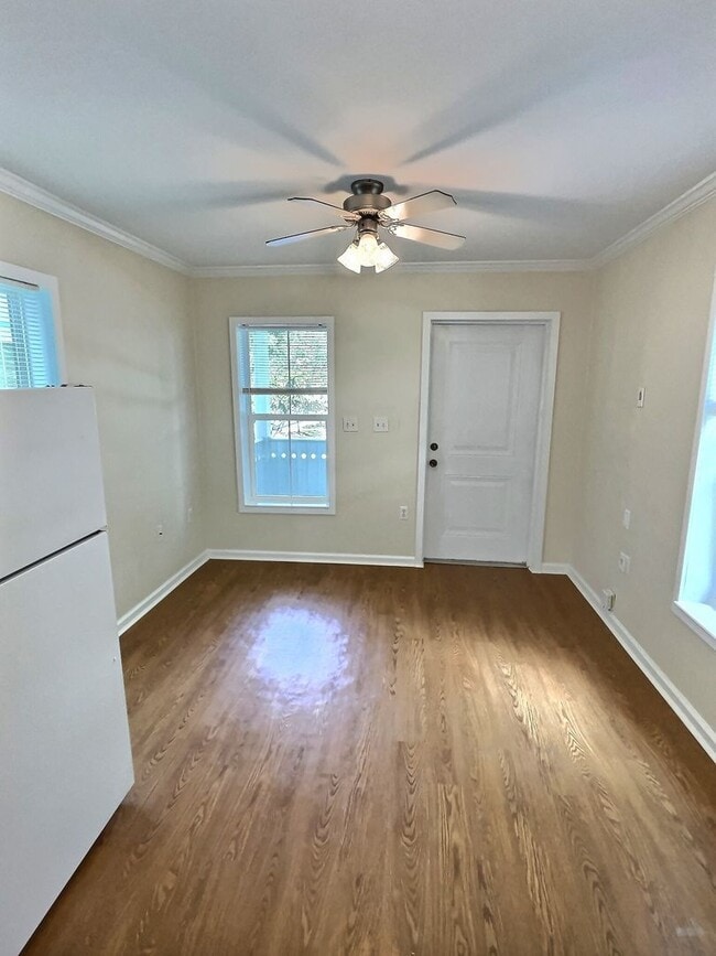 Photo - Commercial or Residential Coastal Cottage ... House