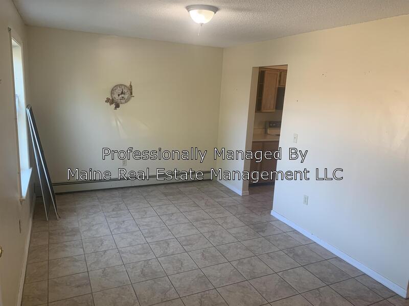 Foto principal - 411 Old County Rd