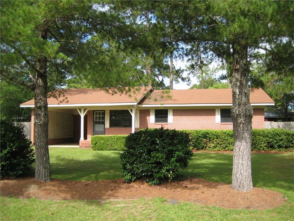619 Lakeview Dr, Adel, GA 31620 House Rental in Adel, GA