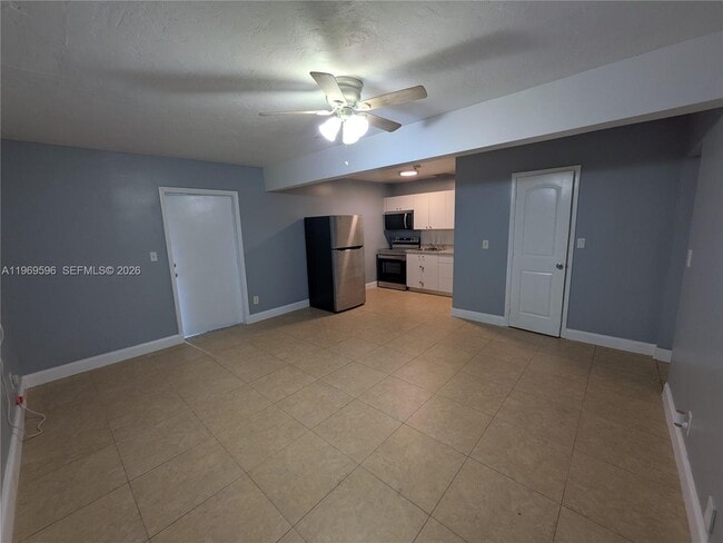 Building Photo - 5820 NW 14th Ct