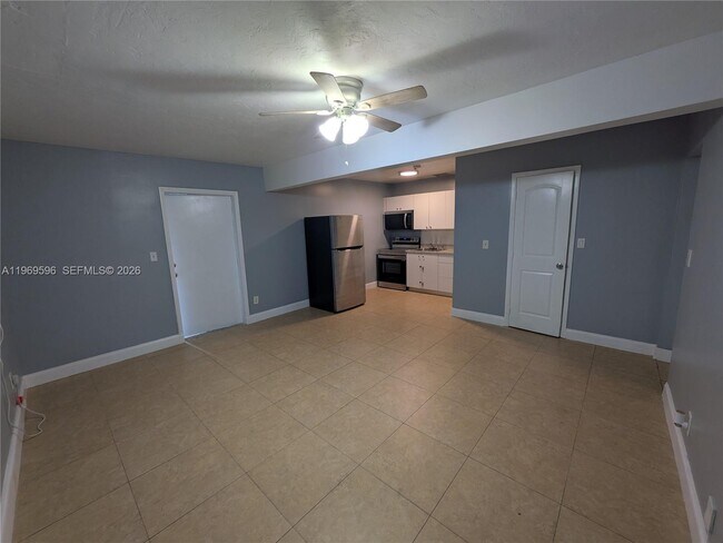 Foto del edificio - 5820 NW 14th Ct