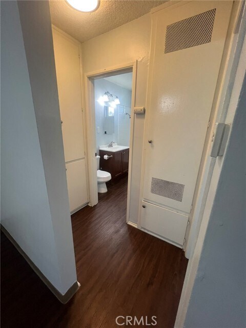 Foto del edificio - 221 N San Gabriel Ave