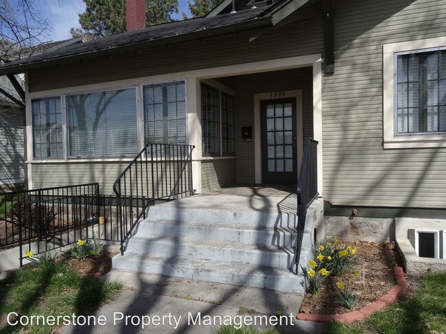 Building Photo - 1208 W Franklin St