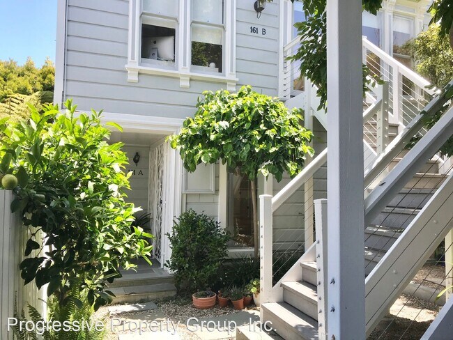 Foto del edificio - 1 br, 1 bath House - 161 A Hartford Street