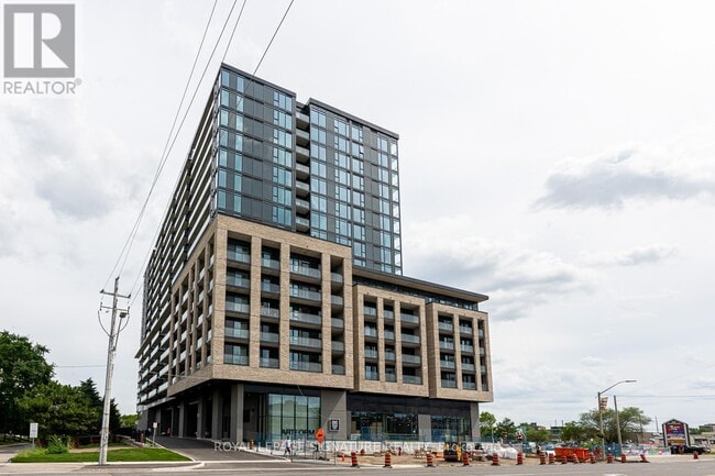 Building Photo - 86-986 Dundas St E