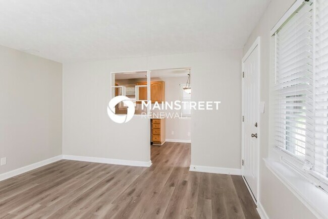Foto del edificio - 3 Bedroom Pet-Friendly Home in LOUISVILLE, KY with Main Street Renewal