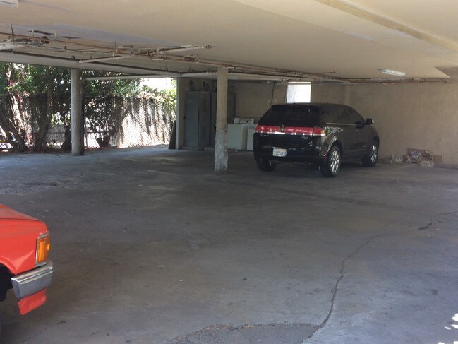 Parking - 5442 Lemon Grove Ave