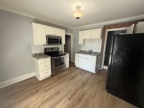 Building Photo - 1006 Runnion Ave